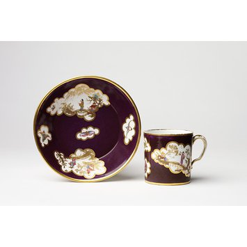 Saucer - Soucoupe Saucer - Soucoupe
