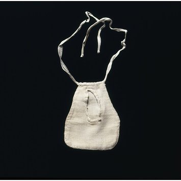 Doll's pocket Doll's pocket