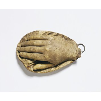 Sculpture - Right hand of H.R.H Princess Alice Maud Mary, Princess of Great Britain and Ireland, Duchess of Saxony, later Grand Duchess of Hesse-Darmstdt Sculpture - Right hand of H.R.H Princess Alice Maud Mary, Princess of Great Britain and Ireland, Duchess of Saxony, later Grand Duchess of Hesse-Darmstdt