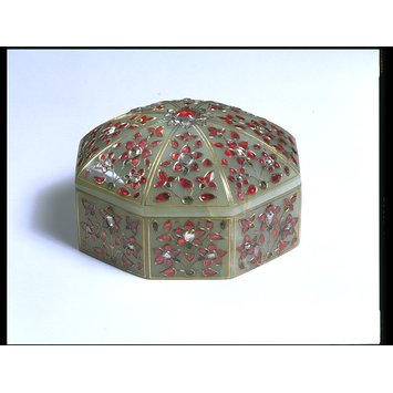 Box and lid Box and lid
