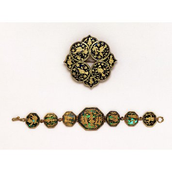 Brooch | V&A Search the Collections