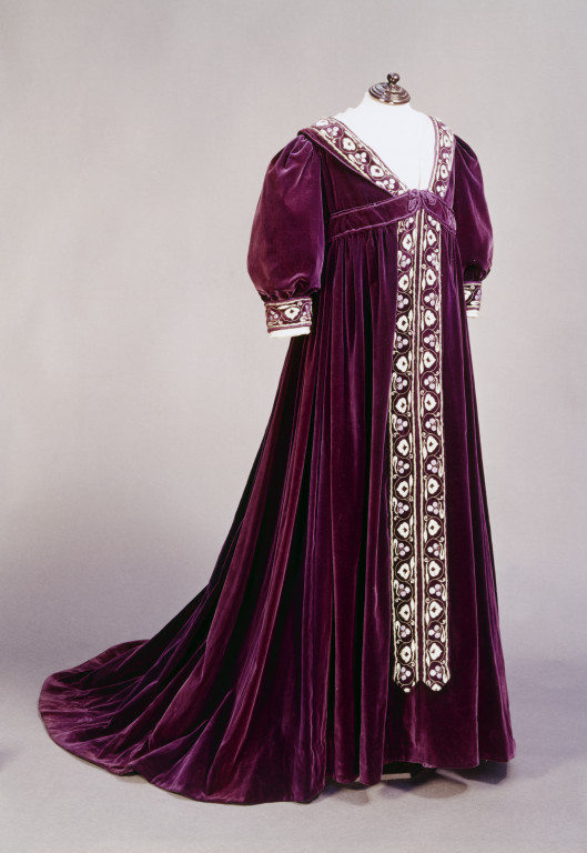 Tea gown | V&A Search the Collections
