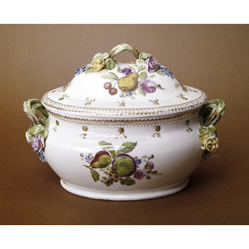 Tureen and cover Tureen and cover