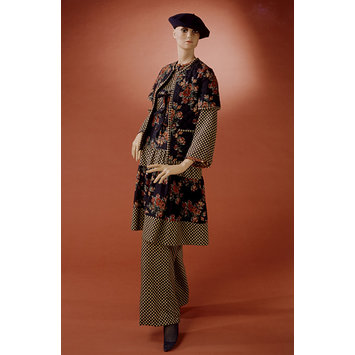 Trouser suit and blouse Trouser suit and blouse