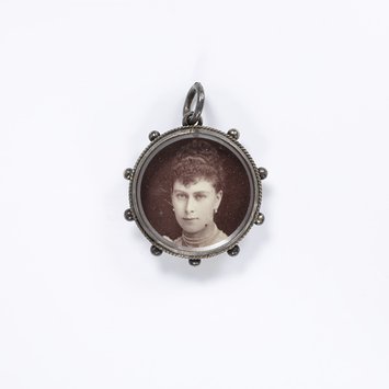 Locket Locket