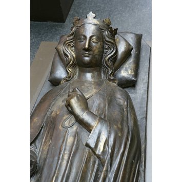 Tomb effigy - Queen Eleanor of Castile Tomb effigy - Queen Eleanor of Castile