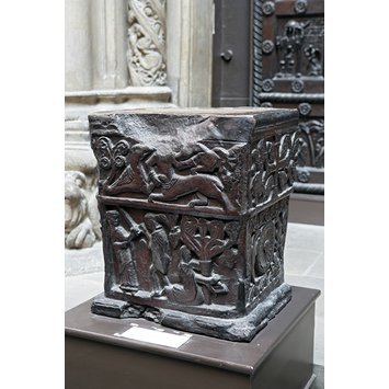 Plaster cast Plaster cast