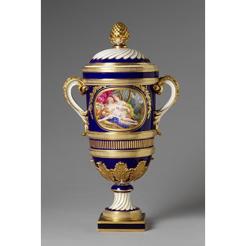 Vase and cover - vase Bachelier à anses et à couronnes Vase and cover - vase Bachelier à anses et à couronnes