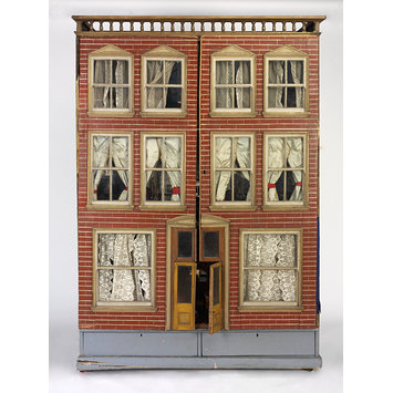 Dolls' house - Mrs Bryant's Pleasure Dolls' house - Mrs Bryant's Pleasure
