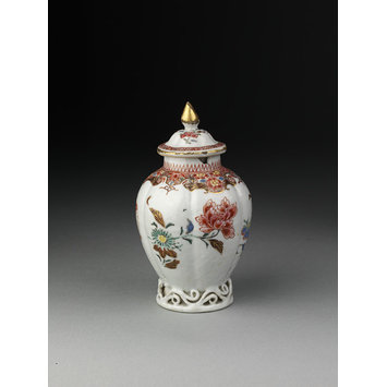 Tea caddy and lid Tea caddy and lid