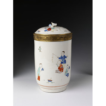 Toilette pot and cover Toilette pot and cover