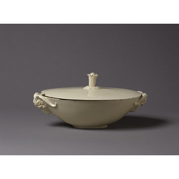 Soup tureen and cover Soup tureen and cover