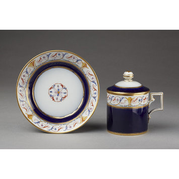 Cup with cover and saucer Cup with cover and saucer