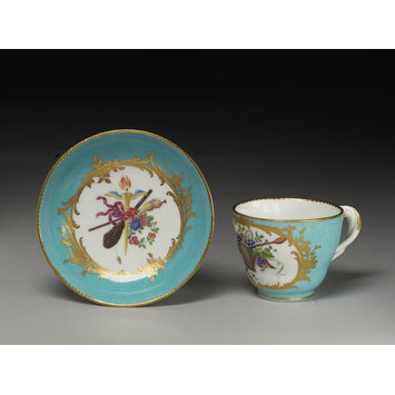 Saucer - Soucoupe Saucer - Soucoupe