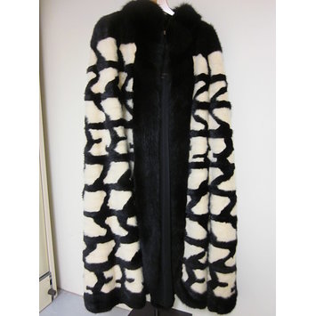 Fur cape - The Pirelli Calendar 1985 Fur cape - The Pirelli Calendar 1985