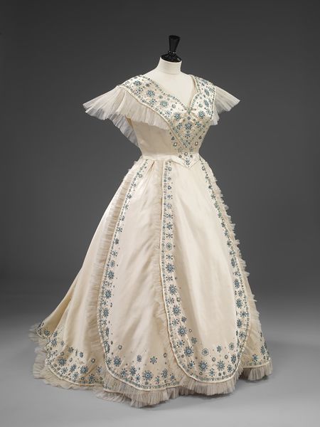 Evening dress | Hartnell, Norman | V&A Search the Collections