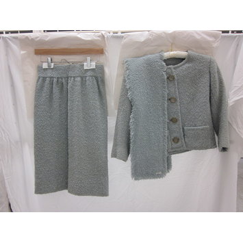 Skirt suit Skirt suit