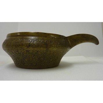 Spouted bowl Spouted bowl