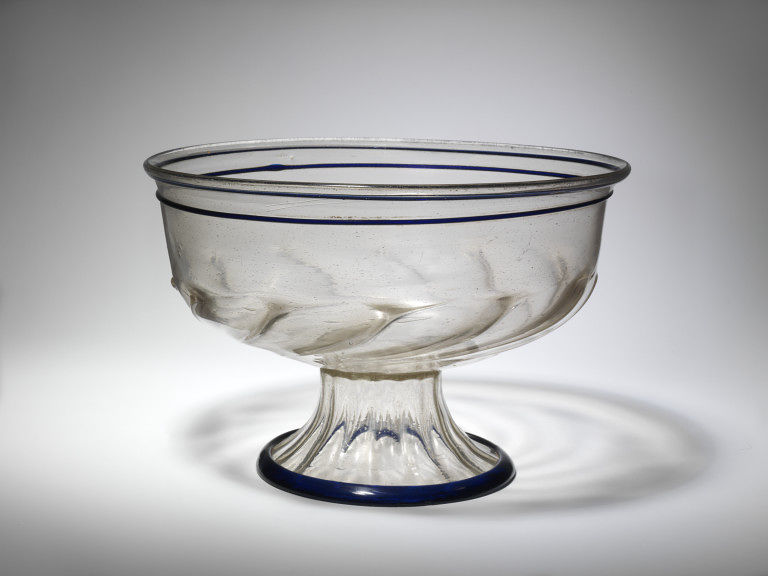 V Bowls