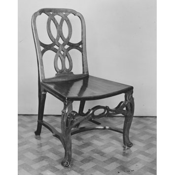 Pair of hall chairs Pair of hall chairs