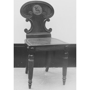 Pair of hall chairs Pair of hall chairs