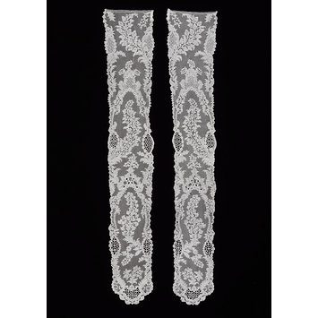 Pair of lappets Pair of lappets