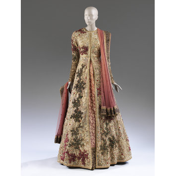 Female Wedding Outfit Female Wedding Outfit