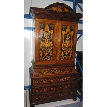 Cabinet Cabinet
