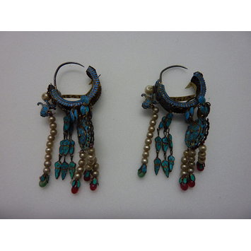 Pair of earrings Pair of earrings